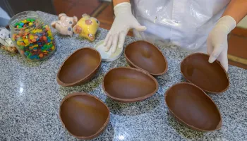 Mandaguari abre inscrições para curso gratuito de produção de ovos de Páscoa Mandaguari abre inscrições para curso gratuito de produção de ovos de Páscoa