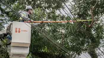 Após temporais, 5,6 mil imóveis estão sem energia em Maringá, informa Copel 