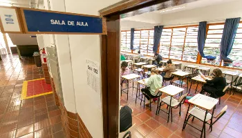 UEM retoma aulas presenciais na próxima segunda-feira (17) UEM retoma aulas presenciais na próxima segunda-feira (17)