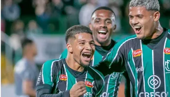 Maringá FC goleia o Patrocinense, por 4 a 0, e garante vaga na próxima fase da Série D Maringá FC goleia o Patrocinense, por 4 a 0, e garante vaga na próxima fase da Série D