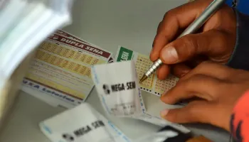Mega-Sena acumulada em R$ 43 milhões será sorteada nesta terça (12) 