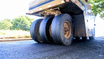 Rua Joubert de Carvalho terá recapeamento com asfalto ecológico Rua Joubert de Carvalho terá recapeamento com asfalto ecológico