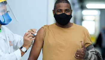 Vacinação continua apenas com aplicação de 2ª dose nesta sexta-feira (6) 