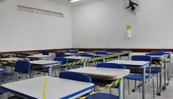 APP-Sindicato ameaça entrar em greve caso governo do Paraná determine a volta das aulas presenciais 