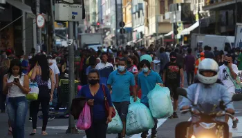 População brasileira chega a 213,3 milhões de pessoas em 2021 