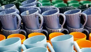 Itens a partir de R$ 5: Feira de Louças é realizada em Maringá nos dias 8 e 9 de dezembro Itens a partir de R$ 5: Feira de Louças é realizada em Maringá nos dias 8 e 9 de dezembro