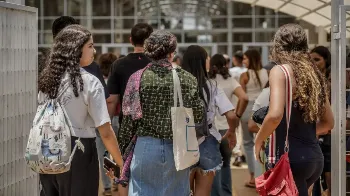Enem 2026: professores dão dicas sobre o que priorizar na prova de Linguagens 