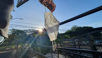 Uso de máscaras deixa de ser obrigatório em aeroportos e aviões 
