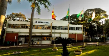 Com salários de até R$ 11,2 mil, UEM anuncia teste seletivo para professores temporários 