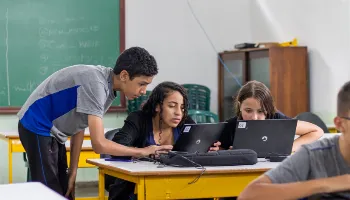 Escolas estaduais vão promover cadastro de alunos no mercado de trabalho; entenda 
