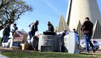 Mutirão do ‘Maringá Recicla’ recolhe resíduos e roupas neste sábado (10) 