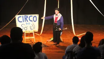 Circo do Só Eu: Zabobrim se apresenta nesta sexta-feira (29) no Espaço Solagasta 