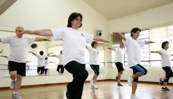 Unati abre inscrições para turmas de teatro, yoga, letramento digital e mais 