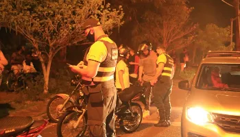 "Operação Sossego" fiscaliza realização de festas clandestinas e apreende 13 veículos 
