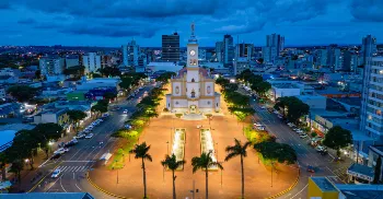 Prefeitura de Apucarana abre processos seletivos com mais de 40 vagas e salários de até R$ 11,9 mil 