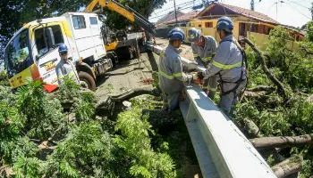 Mais de 200 equipes da Copel estão em Maringá para reparos de postes e fiações 