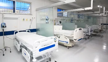 Com 1.296 pessoas esperando por leitos, Paraná demoraria um mês para esvaziar fila Com 1.296 pessoas esperando por leitos, Paraná demoraria um mês para esvaziar fila