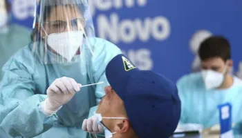 Covid-19: Com aumento no número de casos, infectologistas defendem volta das máscaras e mais vacinas 