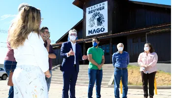 Teatro de Maringá recebe o nome "Reviver Magó" em homenagem à bailarina vítima de feminicídio 