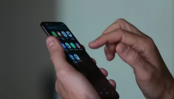 62% dos brasileiros acessam a internet apenas pelo celular 62% dos brasileiros acessam a internet apenas pelo celular
