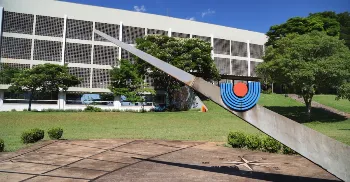 UNIOESTE abre 102 vagas para professores em mais de 60 áreas do conhecimento 