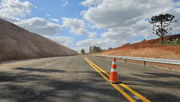PR-445 terá desvio de tráfego para nova pista a partir desta quinta-feira (8) PR-445 terá desvio de tráfego para nova pista a partir desta quinta-feira (8)
