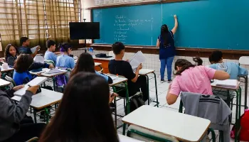 Confira o calendário escolar de 2025 na rede estadual e municipal de educação em Maringá