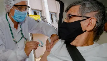 Internação de idosos nas UTIs Covid cai para 27% no Paraná 