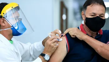 Vacinação contra a covid-19 é destinada a repescagem de grupos prioritários 