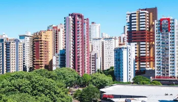 Terça-feira amanhece com sol brilhando em Maringá, mas pode chover à tarde 