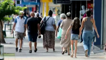 Acim define horário de funcionamento do comércio de rua de Maringá no final de ano