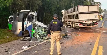 Acidente deixa 23 mortos e cinco feridos no Paraná 