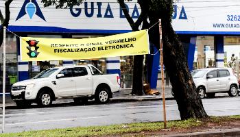 Após aumento da fiscalização eletrônica, acidentes na Colombo reduzem 47% em Maringá Após aumento da fiscalização eletrônica, acidentes na Colombo reduzem 47% em Maringá