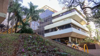 Servidora pública é presa na Prefeitura de Maringá sob suspeita de cobrar propina 