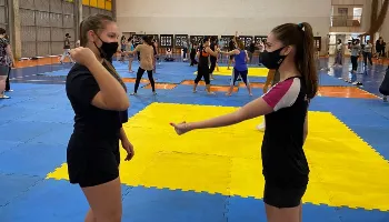 Curso de defesa pessoal feminina tem vagas ampliadas em Maringá 