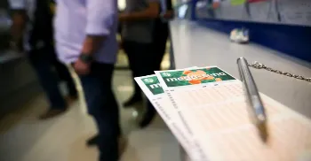 Mega-Sena: duas apostas do Paraná acertam cinco números e ganham até R$ 156 mil 