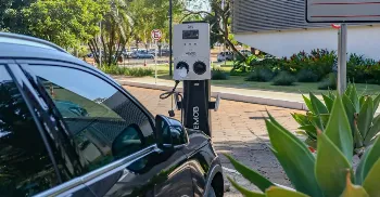 Com carros elétricos em alta, especialista esclarece dúvidas sobre a bateria dos veículos 