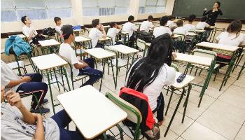 Aulas da rede estadual serão retomadas no Paraná em setembro 