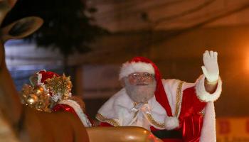 Parada de Natal passa pela avenida São Paulo 