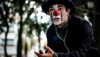Mostra de teatro circense leva atrações e oficinas para feiras e parques de Maringá 