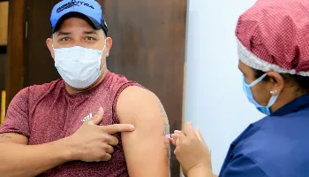 Prefeitura realiza mutirão de 2ª dose e destina 1ª dose para grupo prioritário nesta sexta-feira (9) 