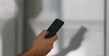 Mais de 830 mil celulares foram roubados ou furtados no Brasil em 2025 