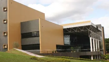 Teatro Calil Haddad será "tela" para obras de 78 artistas de Maringá e região 
