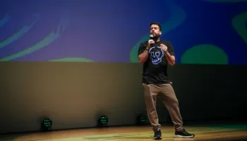 Comediante Maurício Meirelles se apresenta em Maringá em outubro; saiba onde comprar ingressos 