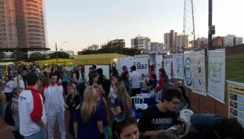 Projeto “PET na Praça” realiza divulgação científica através de atividades lúdicas e didáticas 