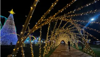 Maringá Encantada começa no sábado (6), com acendimento de luzes e chegada do Papai Noel 