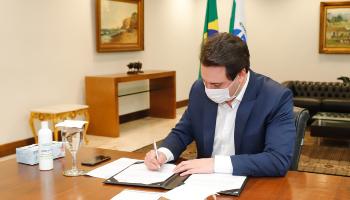 Governo do Paraná propõe R$ 100 milhões para compra de vacina contra o coronavírus Governo do Paraná propõe R$ 100 milhões para compra de vacina contra o coronavírus