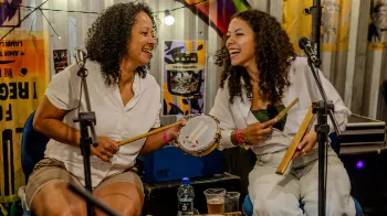 Amazelê edição “Cosme e Damião” traz samba de mãe e filha a Maringá 