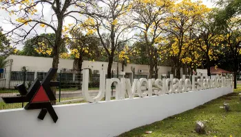 Núcleo de Educação a Distância da UEM está com 12 vagas abertas para tutores Núcleo de Educação a Distância da UEM está com 12 vagas abertas para tutores