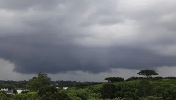 Outubro terá temperaturas e chuvas dentro da média histórica no Paraná, prevê Simepar